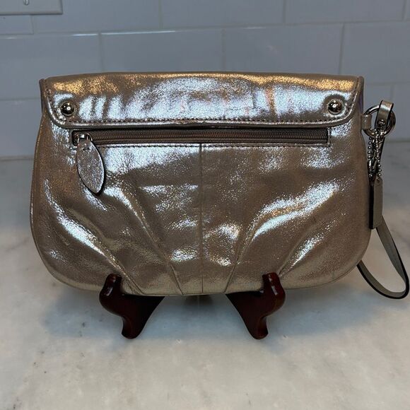 Coach Metallic Champagne Gold Shimmer Pleated Leather XL Wristlet Clutch F45263 - Picture 4 of 15